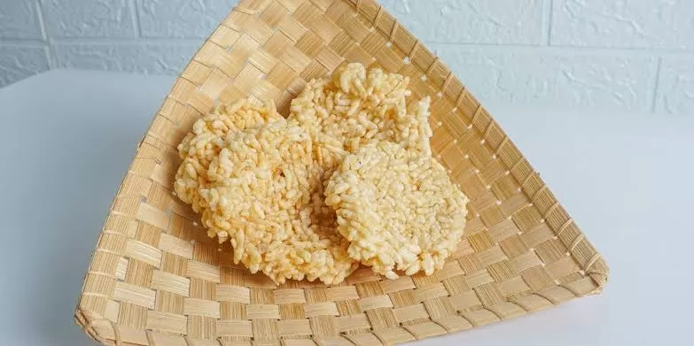 Resep membuat cemilan khas Jawa Barat, yaitu rengginang (resep tokowahab) (Puspitawati )