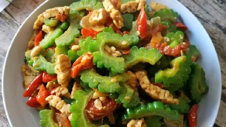 Resep membuat tumis pare (Cantika) (Puspitawati )