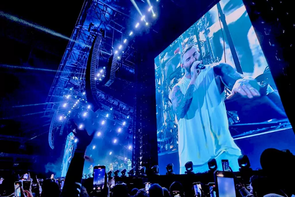 Keseruan konser maroon 5 di jakarta (podme) (Puspitawati )