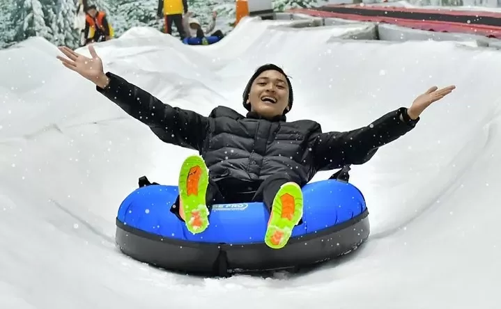 Wahana Trans Snow World (Instagram) (Puspitawati )