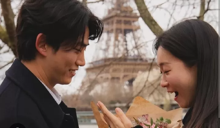 Taecyeon 2PM Resmi Lamar Kekasih di Kota Paris (tangkap layar Instagram) (Puspitawati )