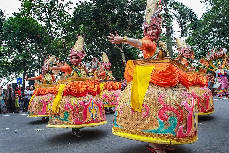 Tari Boboko Mangkup (Wikipedia)  (Puspitawati )