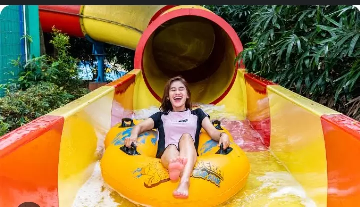Transera Waterpark Bekasi (tiket.com) (Puspitawati )