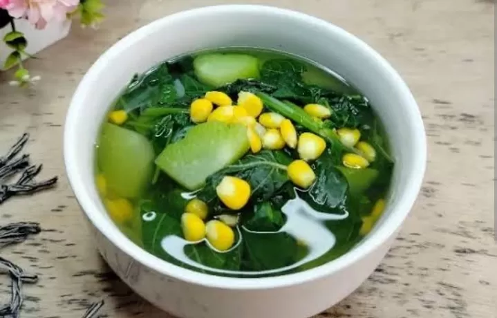 Resep membuat sayur bayam jagung (yummy app) (Puspitawati )