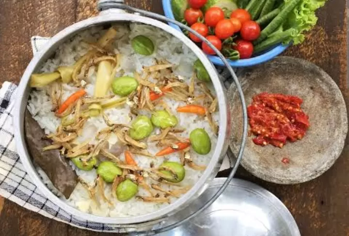 Papajar bingung baca bekal apa? Nasi liwet aja, ini resep membuatnya (resep koki) (Puspitawati )