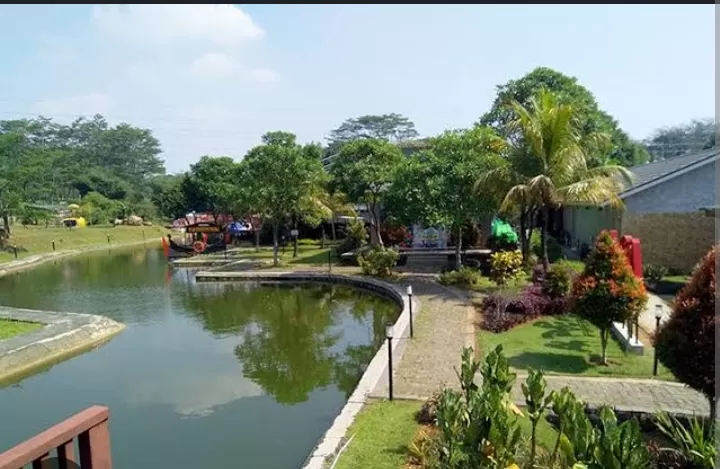 Keseruan Berlibur di Ecoart Park Sentul City (salsa wisata) (Puspitawati )