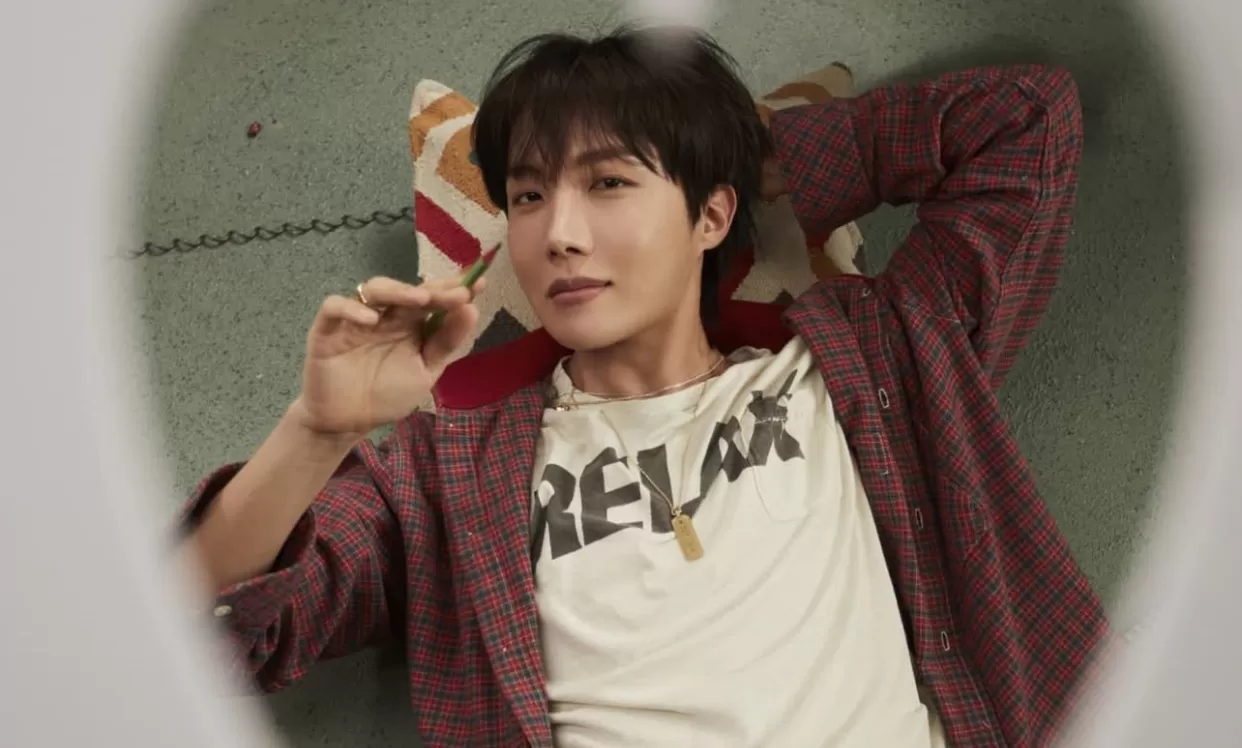 Jhope BTS Pecahkan  Rekor di Tangga Lagu iTunes  (Puspitawati )