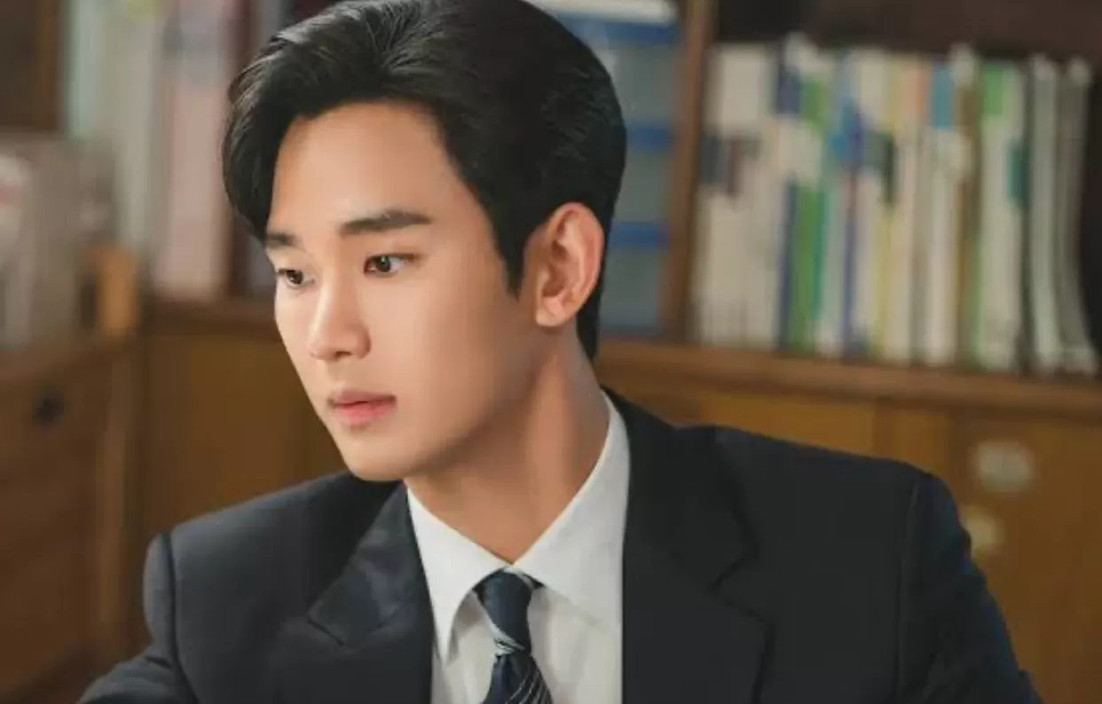 Mengenal Kim Soo Hyun yang Viral Gegara Pacari Kim Sae Ron (Puspitawati )