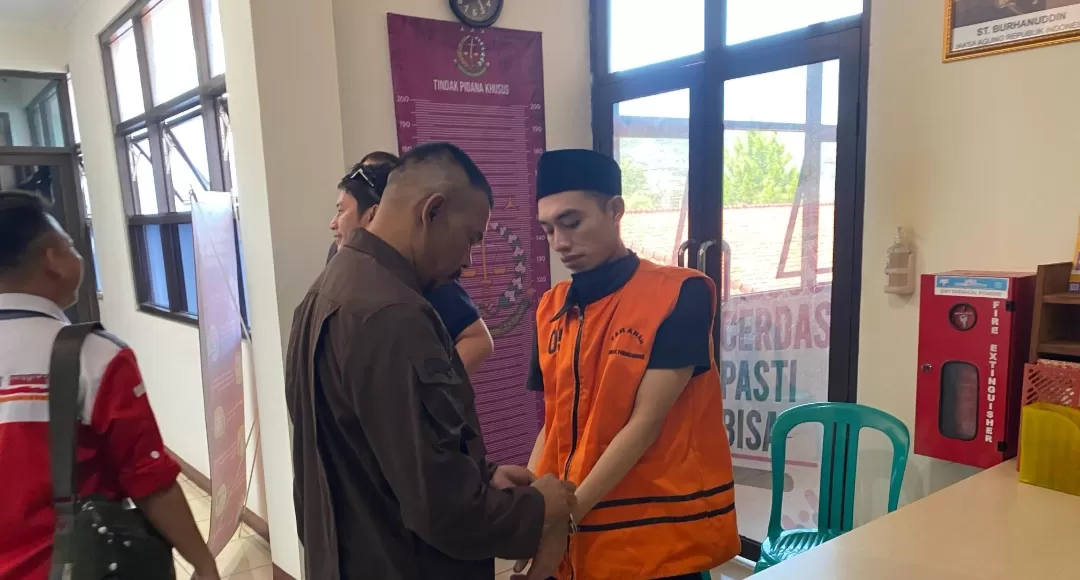 Tersangka Korupsi Sekdes Cikahuripan Kecamatan Kadudampit Kabupaten Sukabumi, Agung resmi ditahan di Lapas Kebonwaru Bandung (Isep Panji)