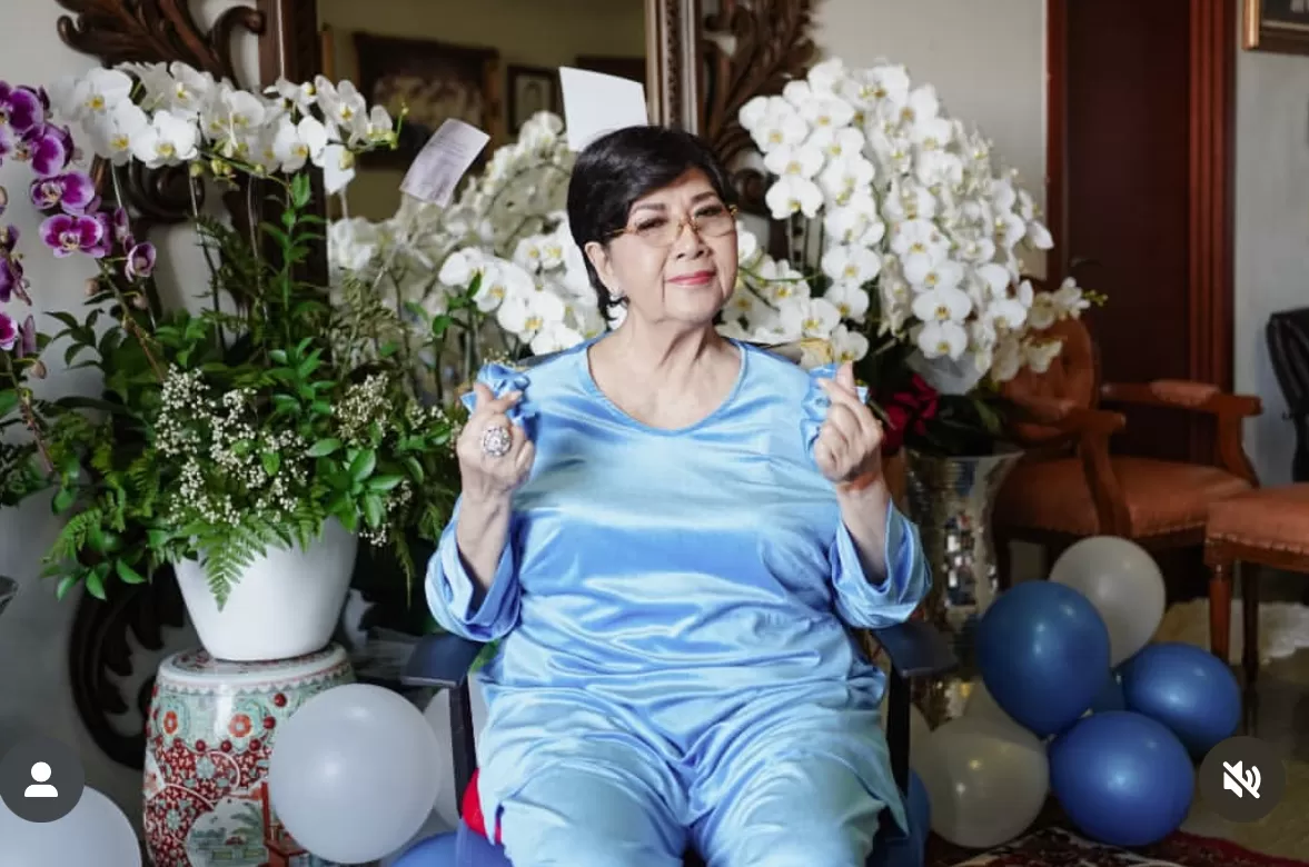 titiek puspa dilarikan ke rumah sakit (instag) (puspita)