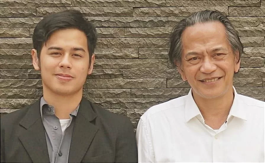 Potret Surya Sahetapy bersama dengan mendiang ayahnya, Ray Sahetapy ((Instagram/suryasahetapy))