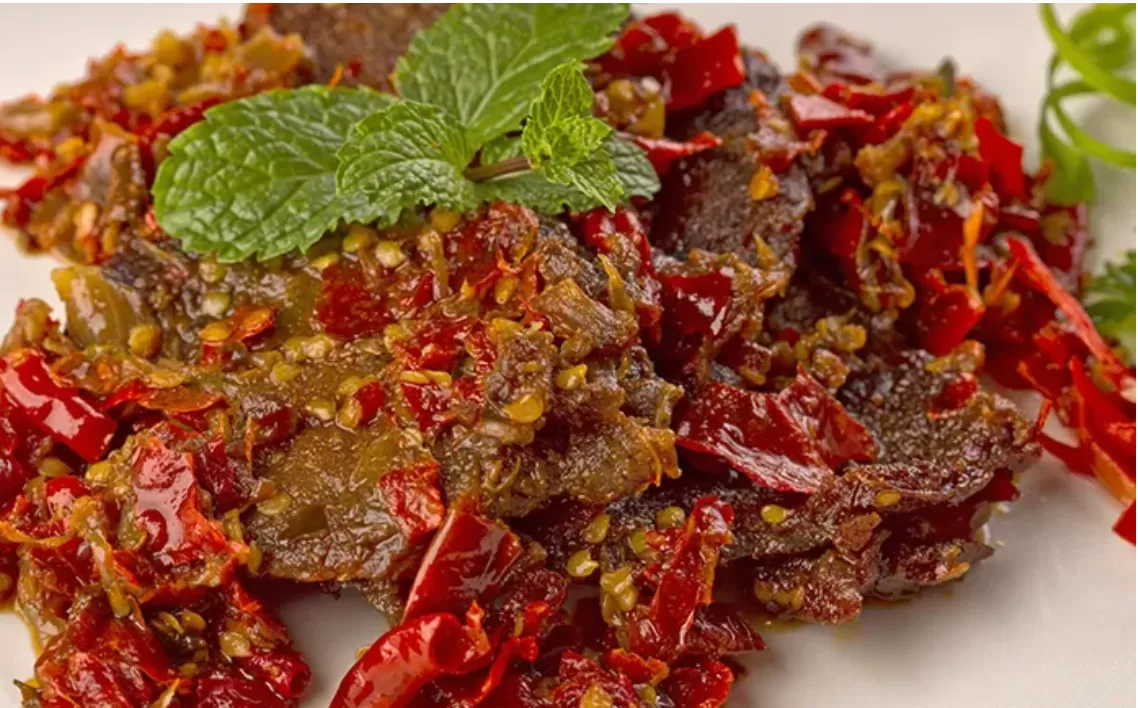 resep membuat dendeng balado khas padang lezat (halodoc) (puspita )