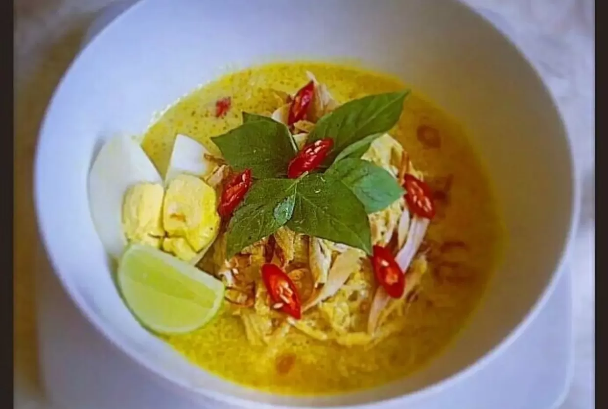 resep membuat laksa ayam praktis (cookpad) (puspita )