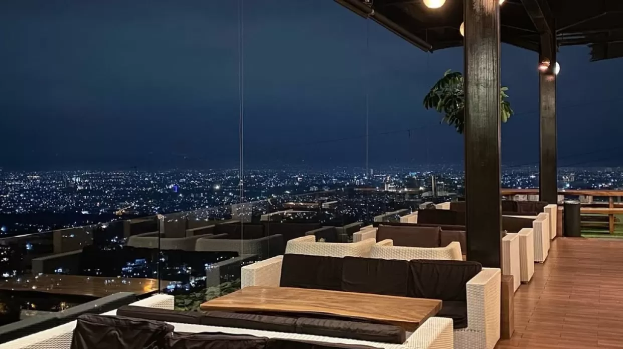 Skyline Best View Resto (instagram) (puspita)