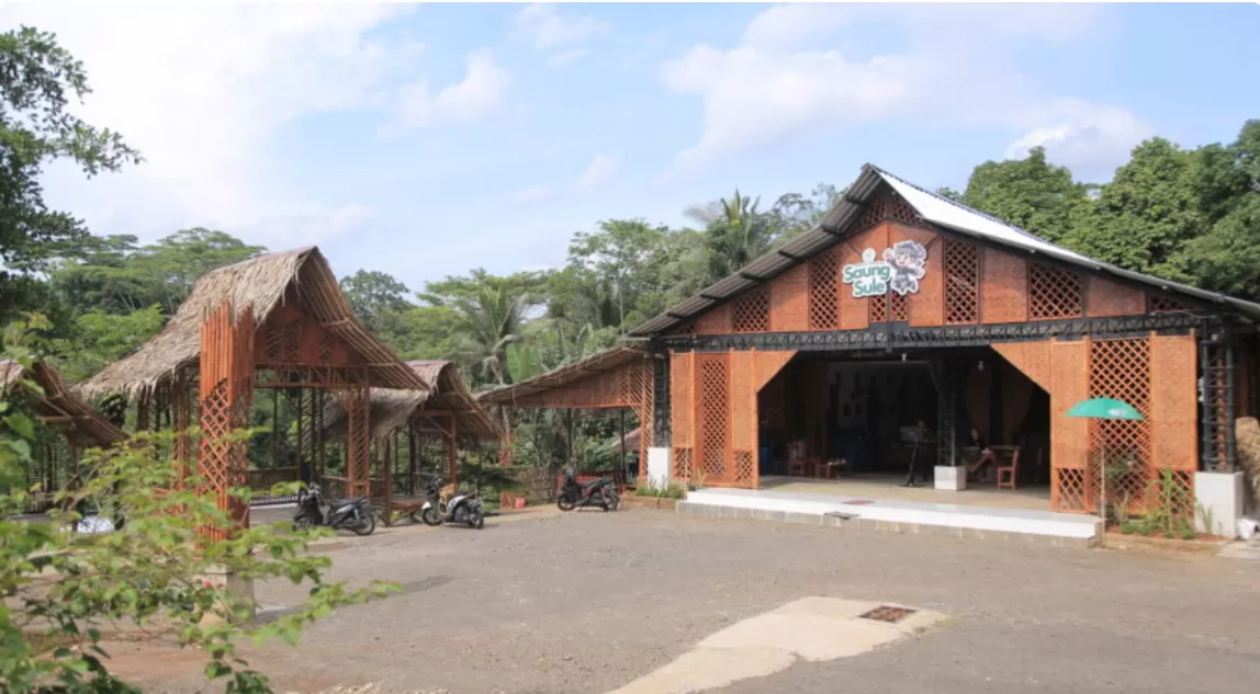 wisata edukasi saung sule (visitciamis) (puspita)