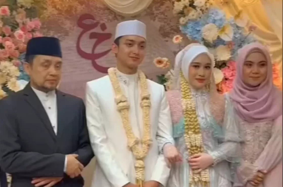 info keluarga gus azmi dan pernikahannya dengan khansa (puspita)