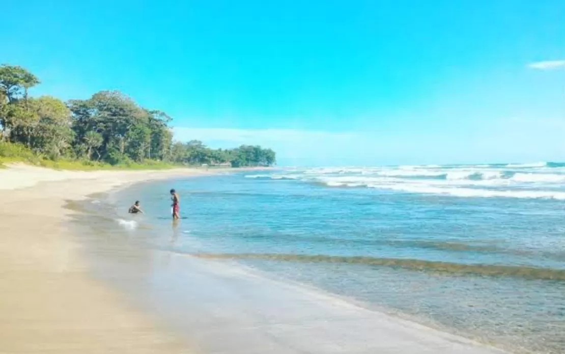 Keindahan Pantai Sindangkerta  (puspita )