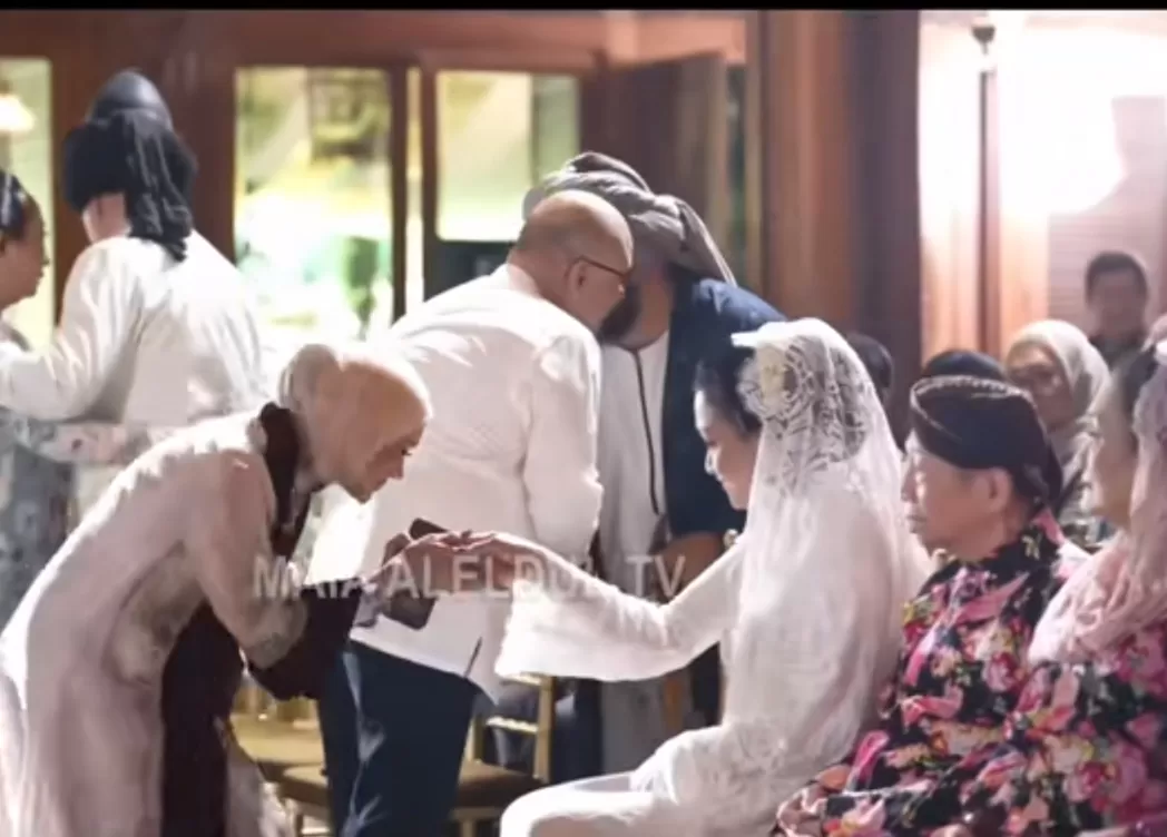 momen mulan jameela salam pada maia estianty (puspita)