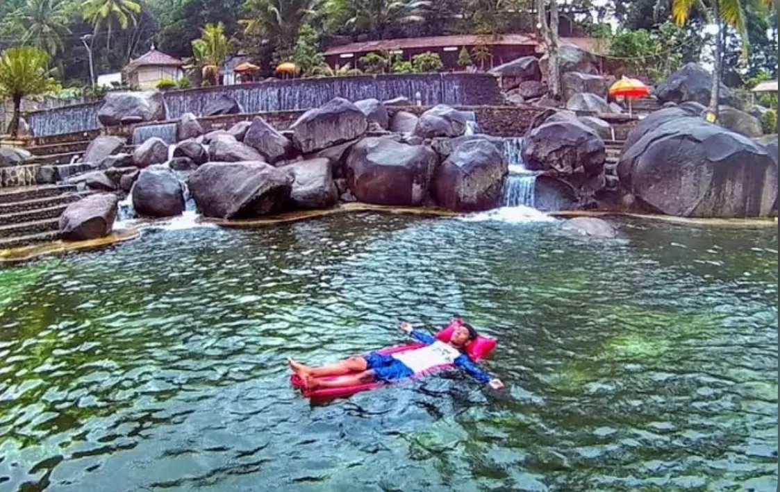 wisata Taman Batu Purwakarta (kabaralam) (puspita)