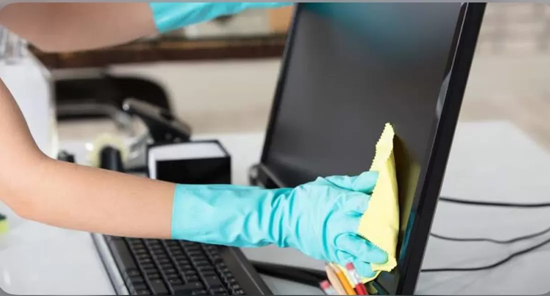 5 cara membersihkan peralatan elektronik dengan aman (freepik) (puspita)