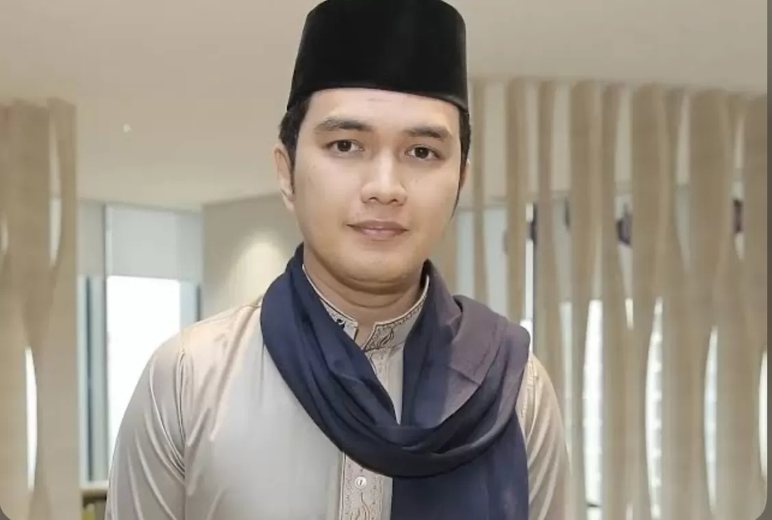 aldi taher kembali viral usia satukan mantan dan istri di grup whatsapp (puspita )