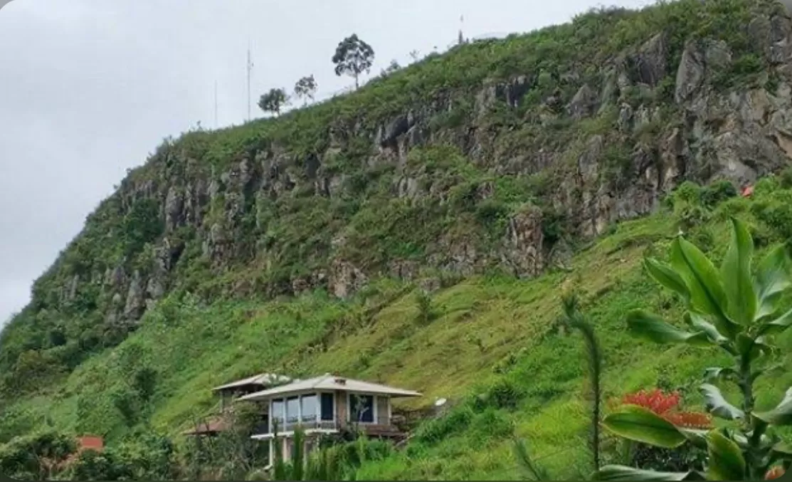 Gunung Batu Lembang  (puspita)
