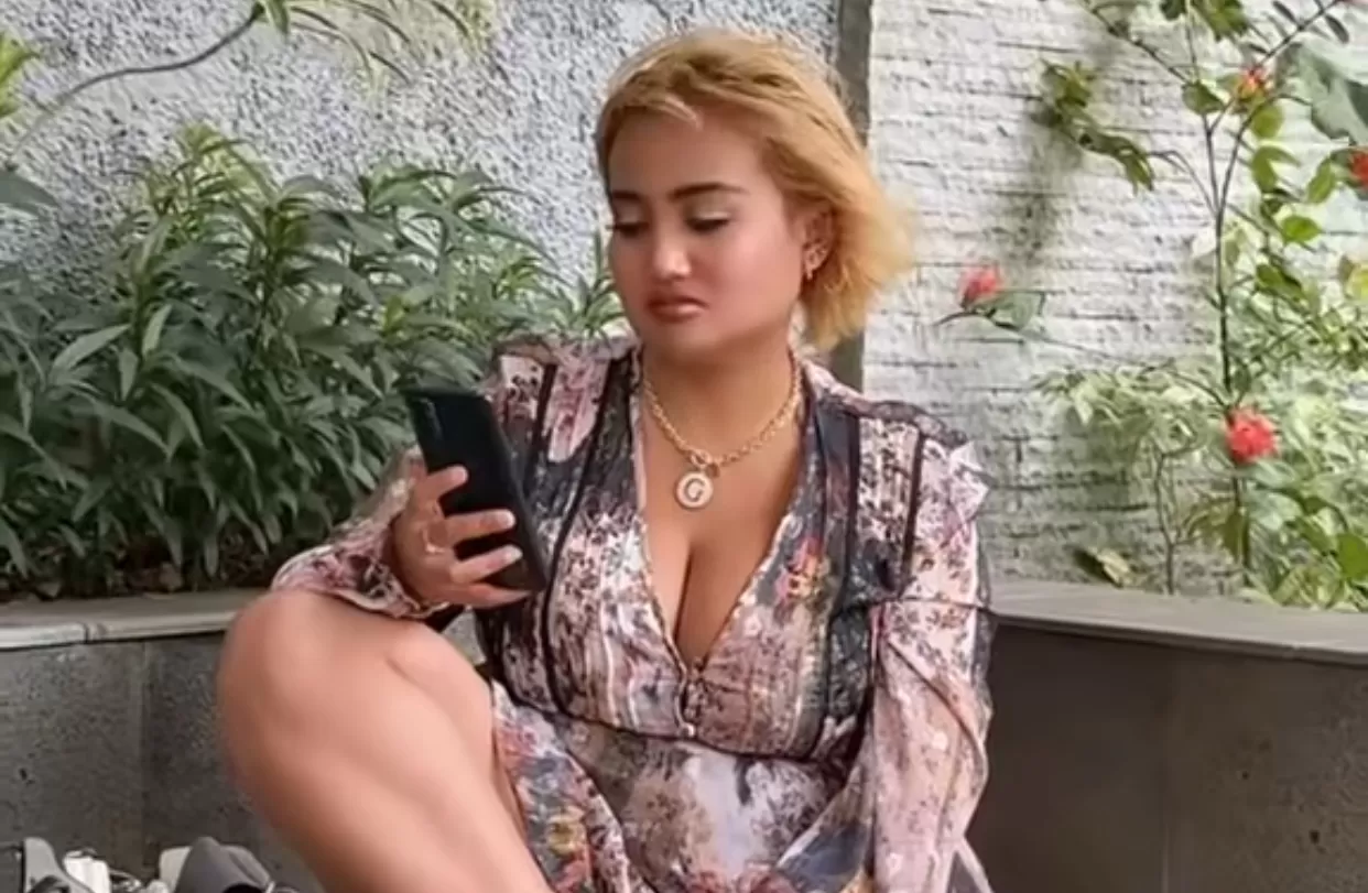 Profil Lina Mukherjee  (puspita)