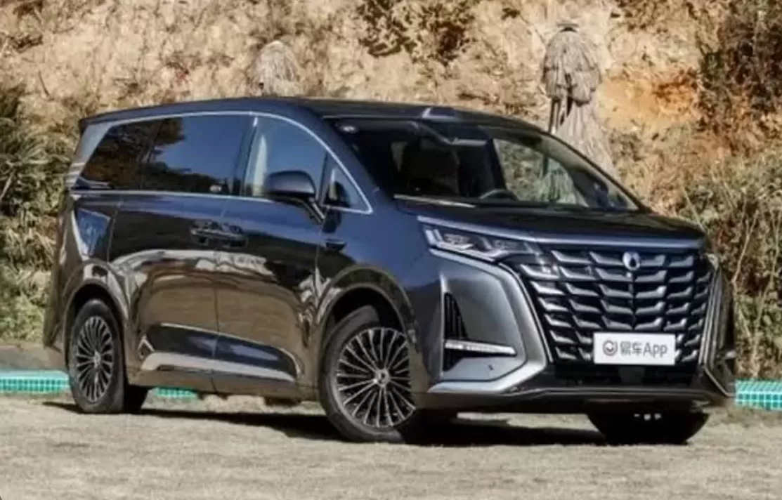 Denza Keluaran Terbaru Hebohkan GIIAS 2025 (strategi id) (puspita )