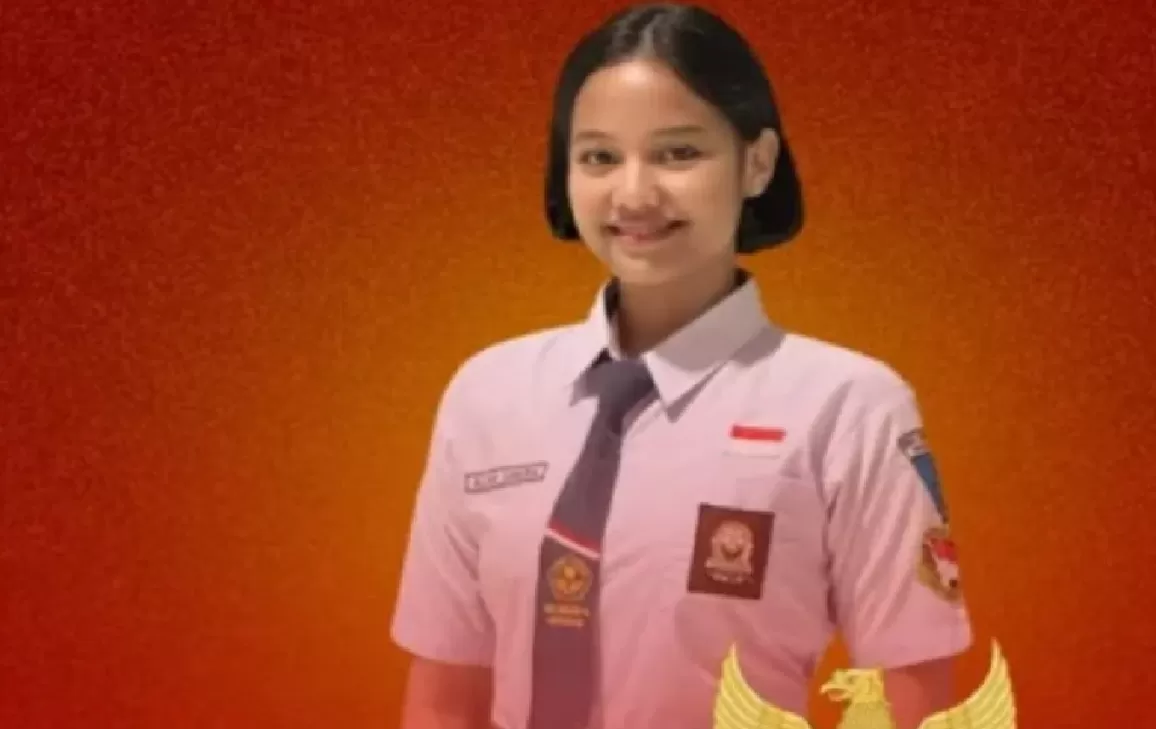 Mengenal Aliah Sakira, Sang Pembawa Baki Upacara Penurunan Bendera HUT RI 2025  (puspita)