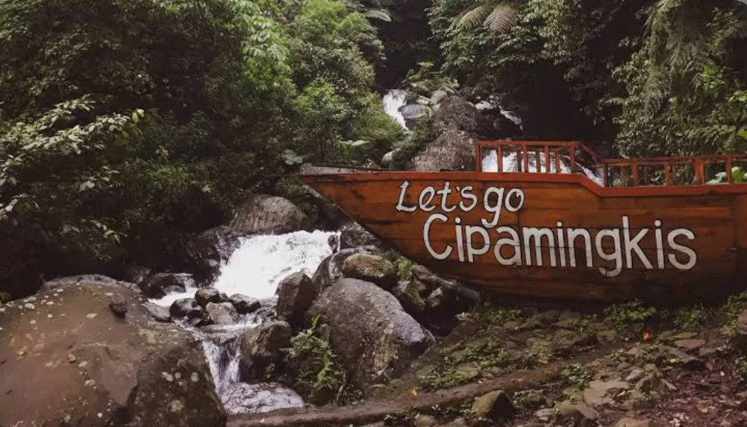 Curug Cipamingkis  (puspita)