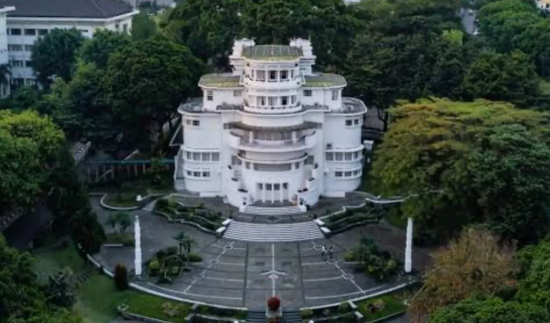 Potret Villa Isola Bandung yang Kaya Sejarah (instagram) (puspita)