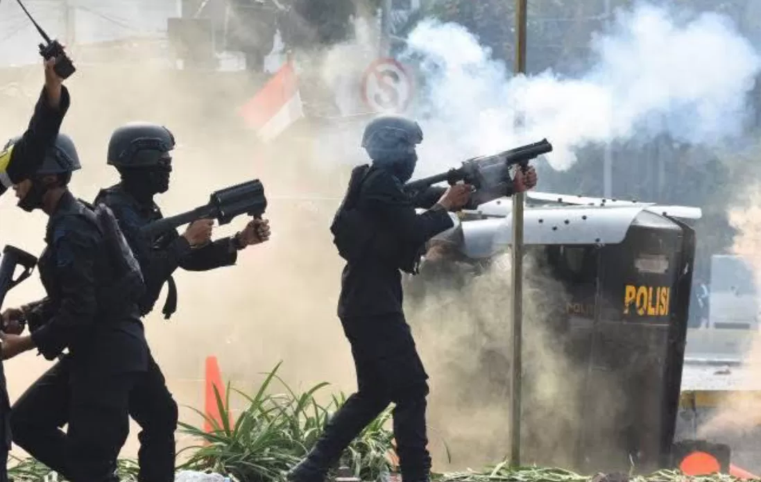 Demo di Surabaya  (puspita)