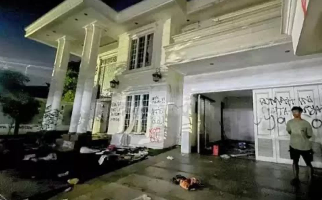 Berikut Tanggapan Netizen Tentang Penjarahan Rumah Eko Patrio dan Uya Kuya (puspita)