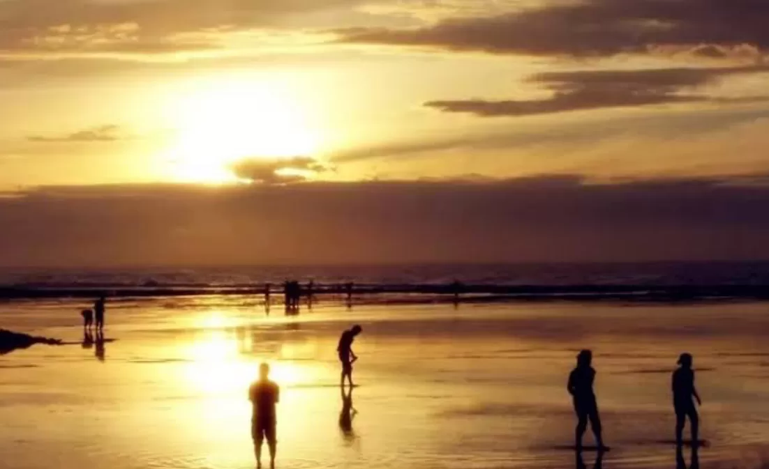 Wisata Pantai Sayang Heulang   (puspita)