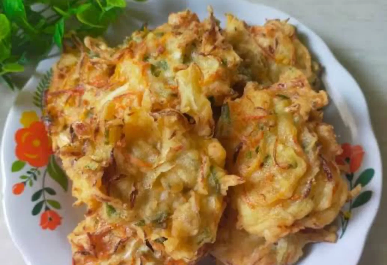 resep membuat bakwan sayur yang renyah dan nikmat (cookpad) (puspita)