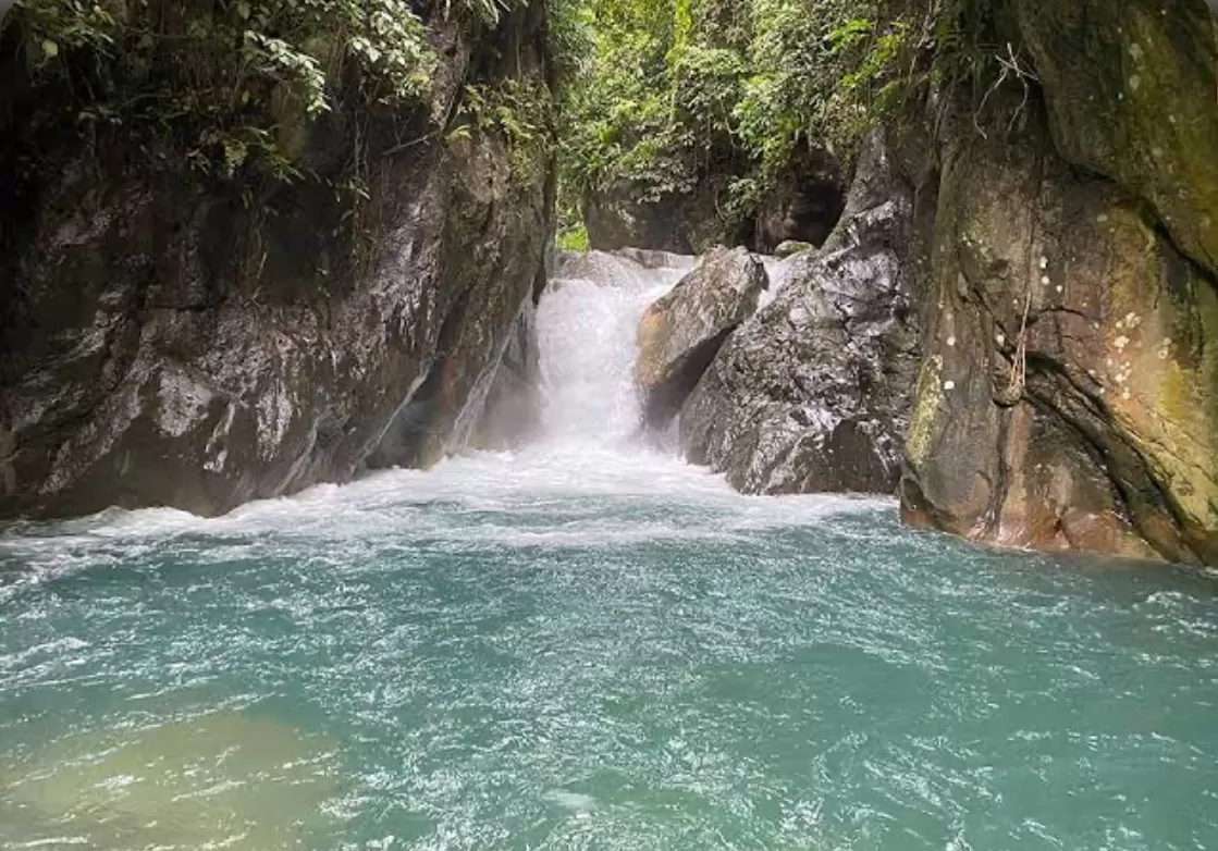 Curug Cibadak Tasikmalaya (puspita)