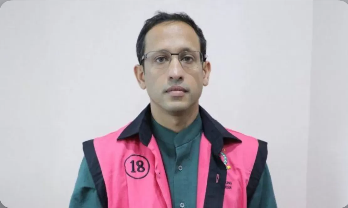 Nadiem Makarim Rompi Pink  (puspita)