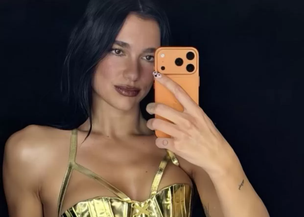 Viral Dua Lipa Miliki iPhone 17 Pro  (Puspita)
