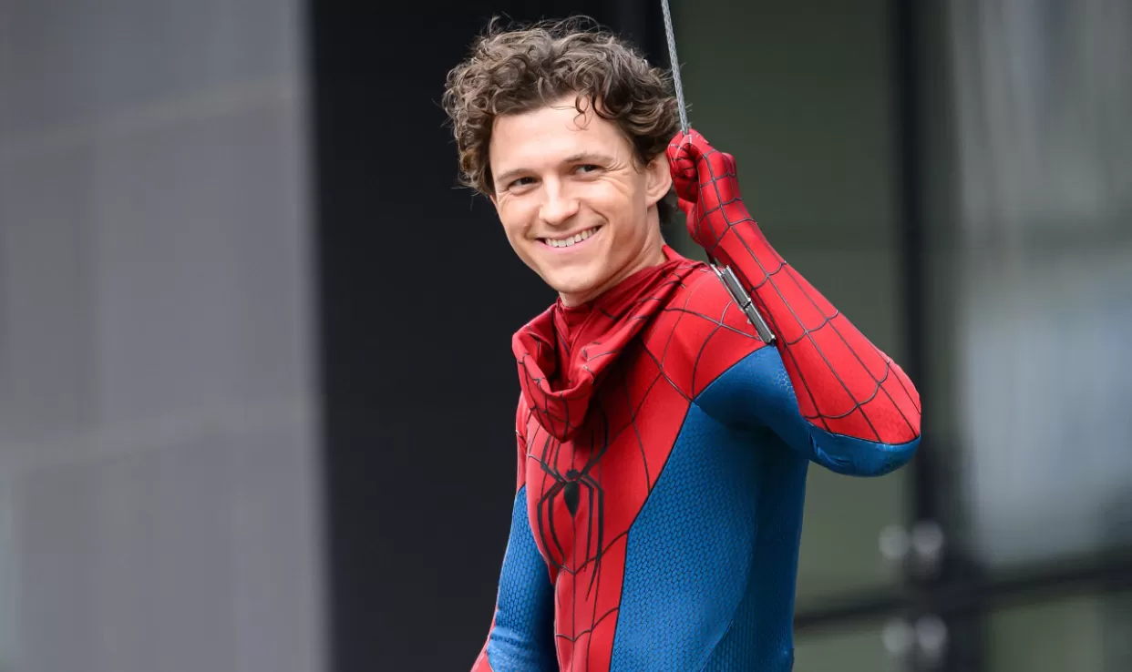 Tom Holland Gegar Otak Usai Terjatuh Saat Syuting 'Spider-Man: Brand New Day'  (puspita)