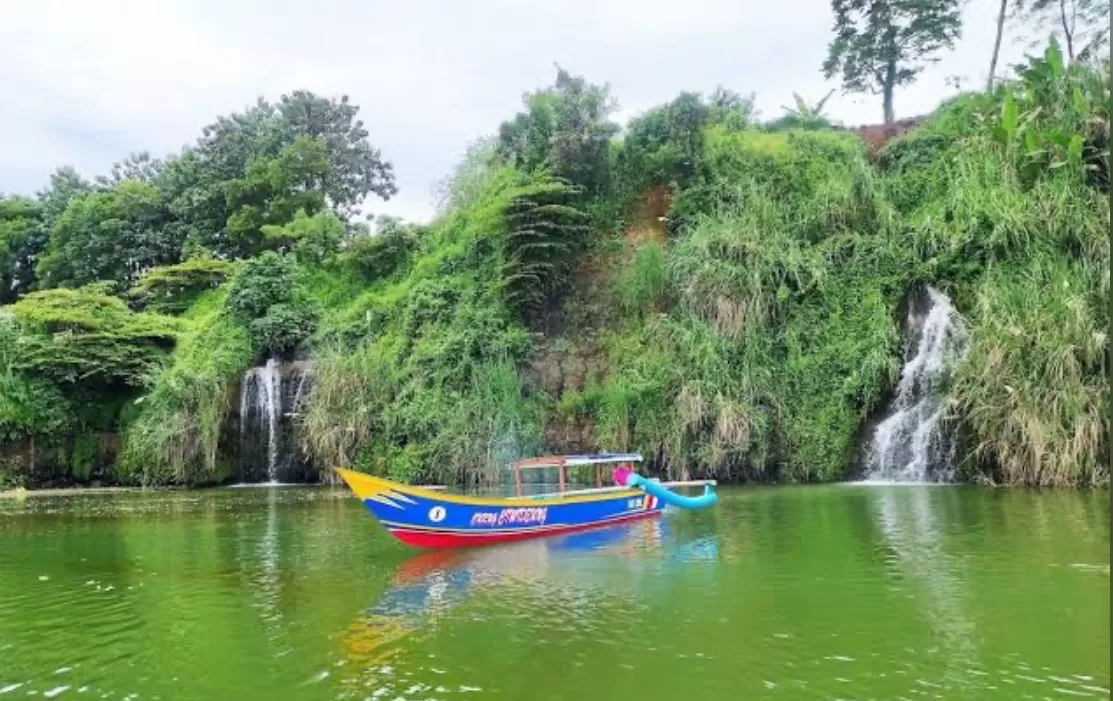 Wisata Curug Ciwideng  (puspita)
