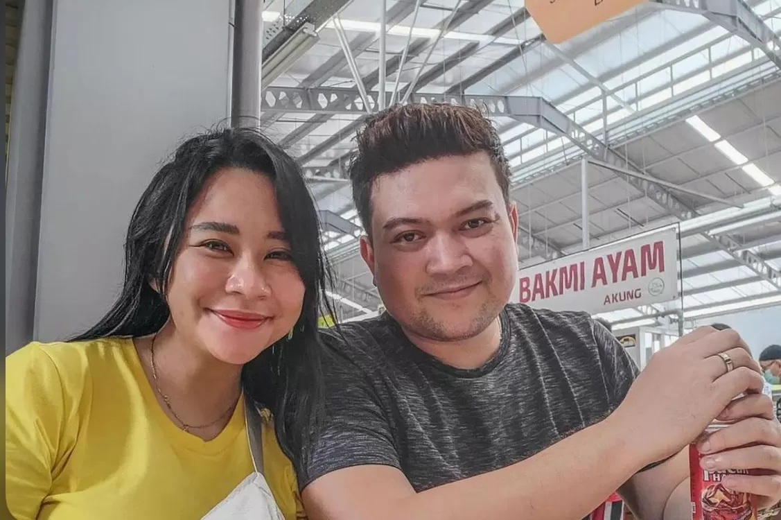  Chikita Meidy Digugat Balik Indra Adhitya    (puspita)