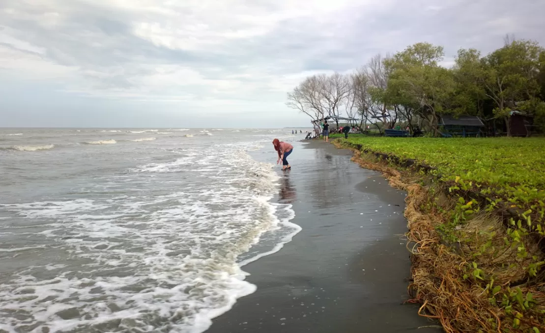 Intip Pesona Pantai Muara Beting (puspita )