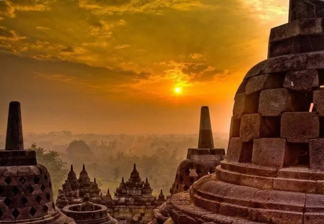 Borobudur Sunrise  (puspita)