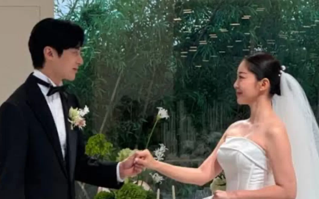 Kim Ga Eun dan Yoon Sun Woo Menikah (puspita )