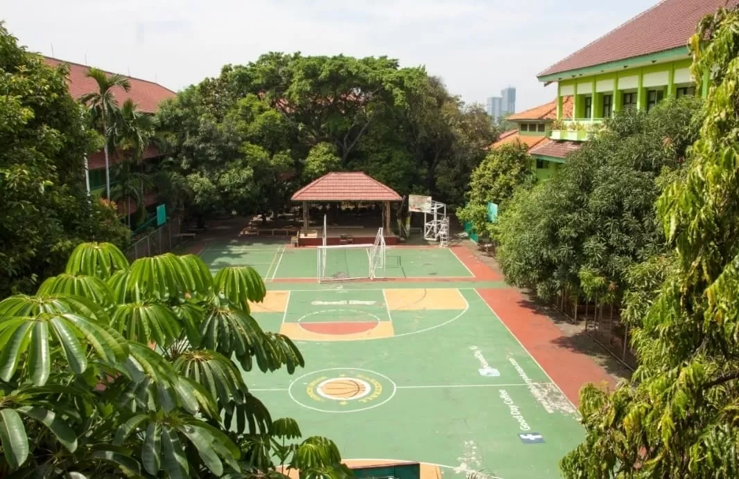 Insiden ledakan di Masjid SMAN 72 Kelapa Gading gegerkan warga. Polisi dalami penyebab