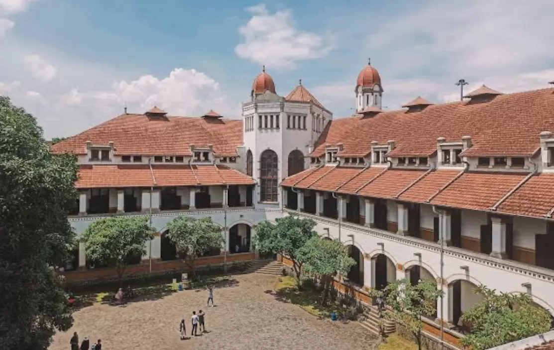 Menilik Lawang Sewu  (puspita)