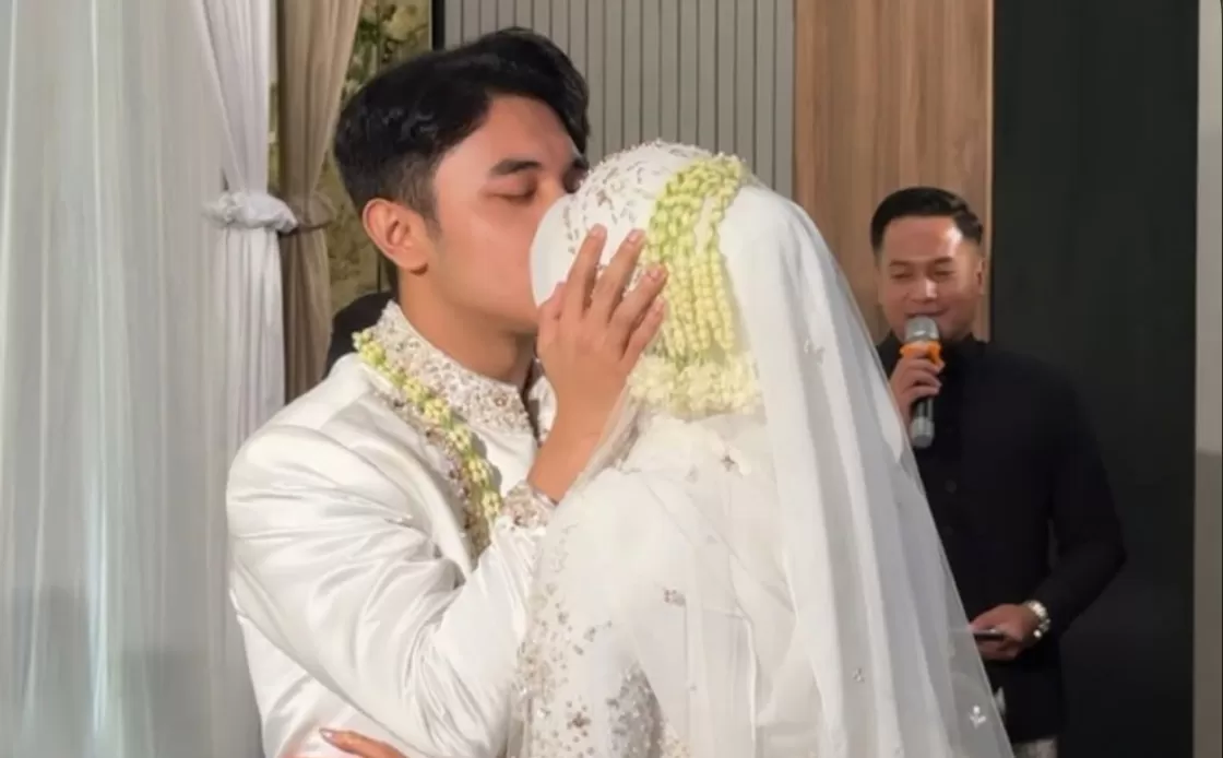 Fiki Naki Nikahi Tinandrose (puspita)