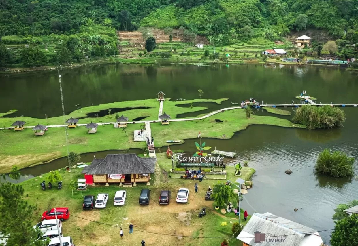 Keindahan Situ Rawa Gede (puspita )