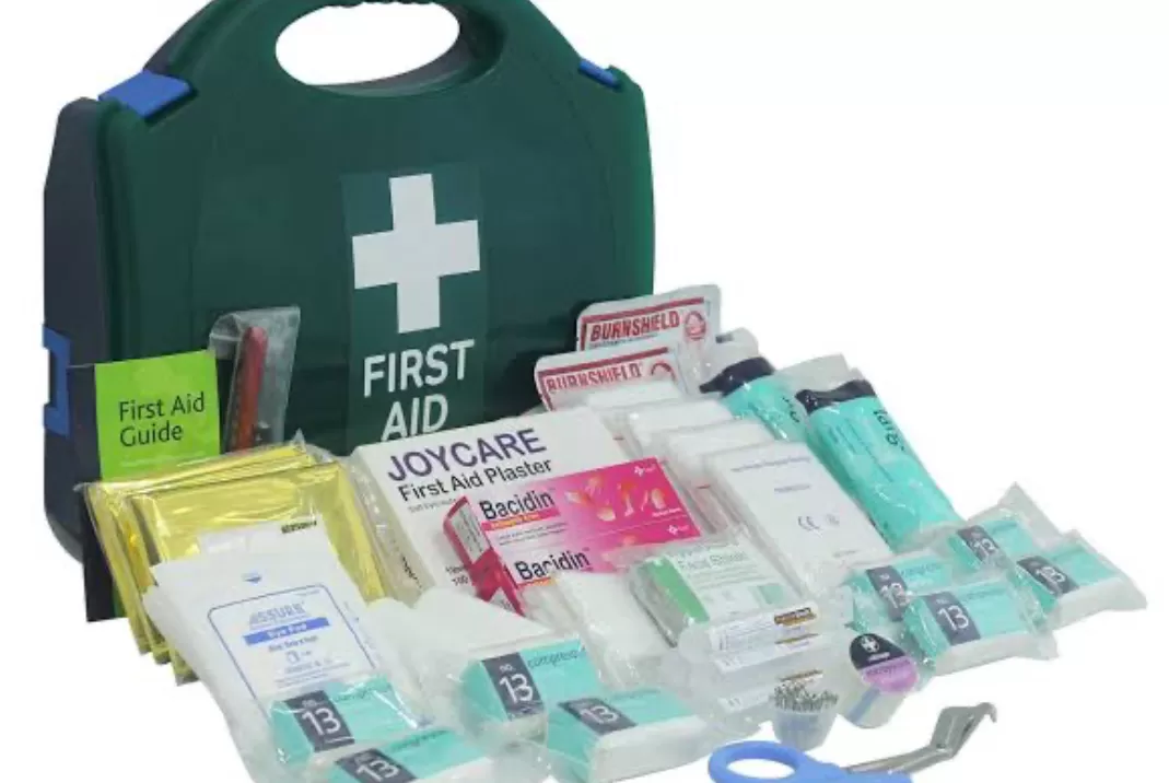 deretan peralatan darurat (puspita )