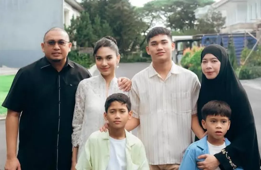 Ibu Zize Ucapkan Bela Sungkawa Kepergian Ayah Pratama Arhan (puspita)